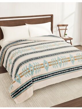 Pendleton Faux Fur Luxe Blanket